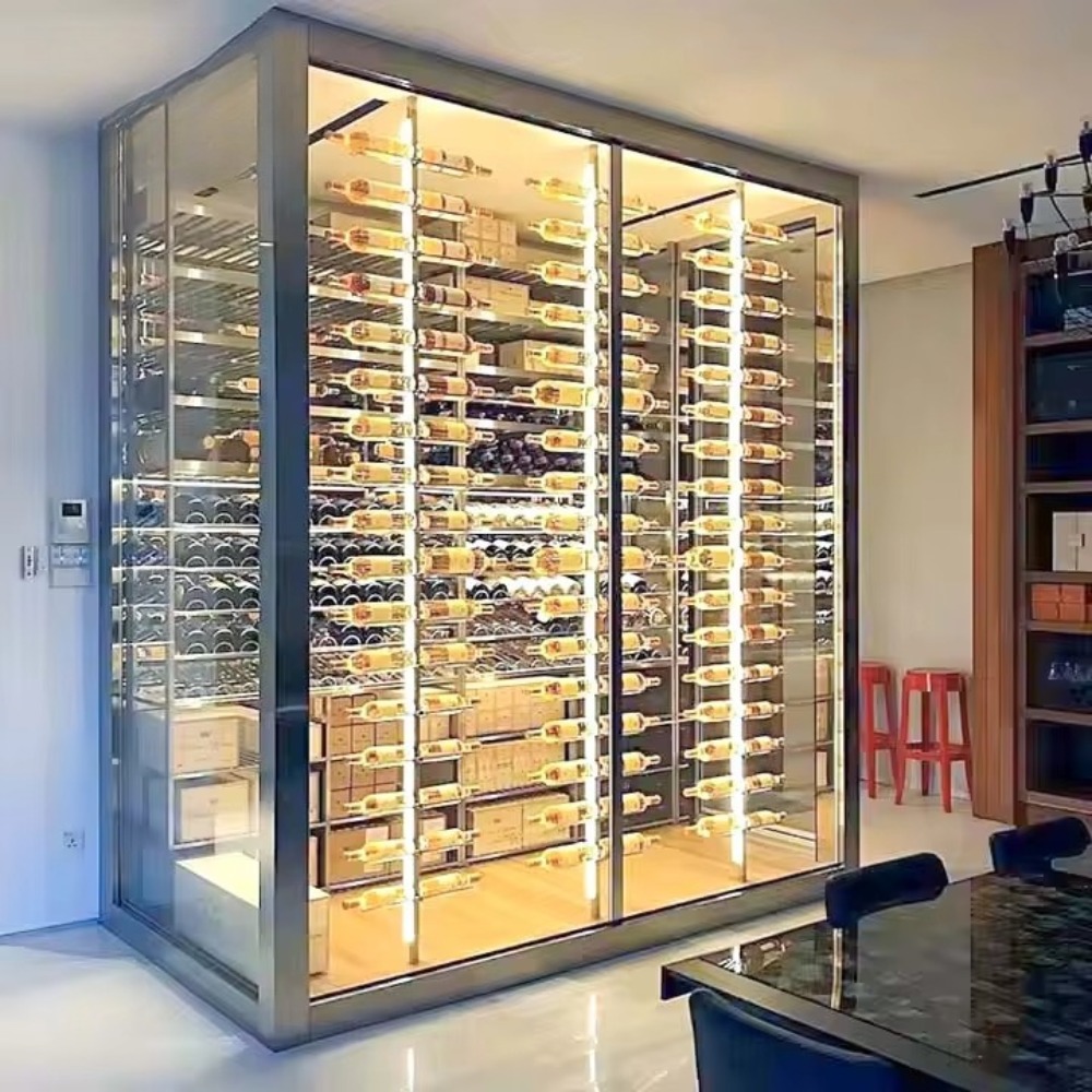 リビングルームの床から天井までのワインラックディスプレイ、モ - Wine & Beer Guayaquil のレビューと価格
