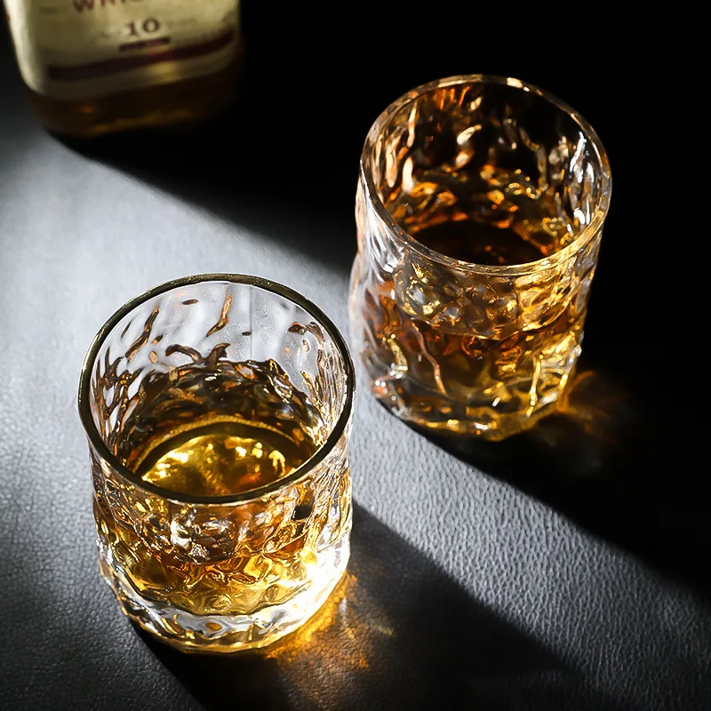 厚手の重厚なウイスキーグラス、和風ハンマークリスタルワイング - Whisky Beer And Wine のレビューと価格